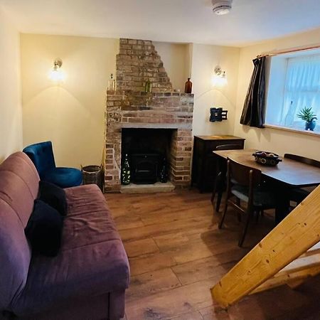 Cute And Cosy Little Cottage 히스필드 외부 사진