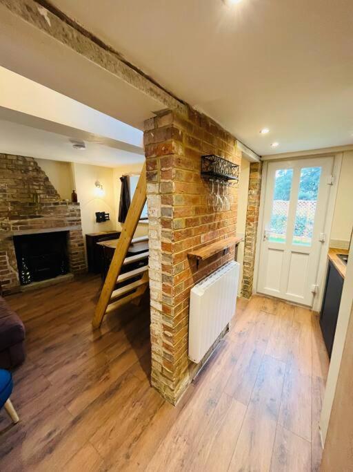 Cute And Cosy Little Cottage 히스필드 외부 사진