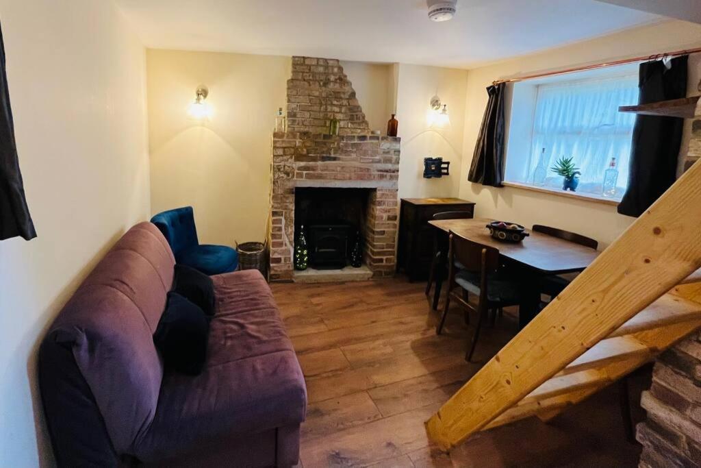 Cute And Cosy Little Cottage 히스필드 외부 사진
